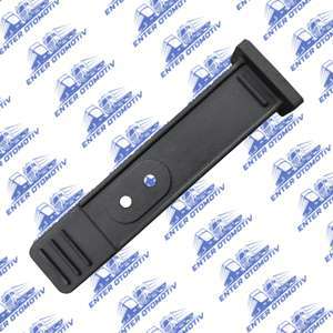 02899 MAN TGA Series Mudguard Strap 81664100226